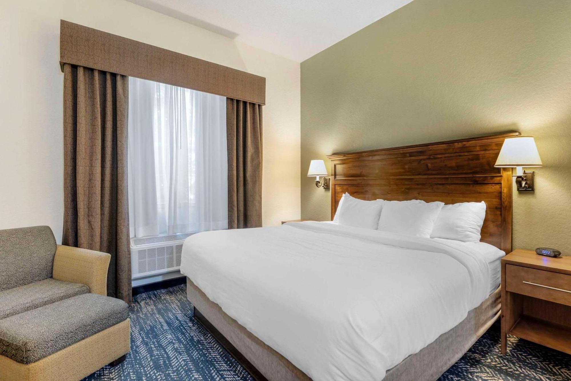 Hotel Comfort & Mt Rushmore